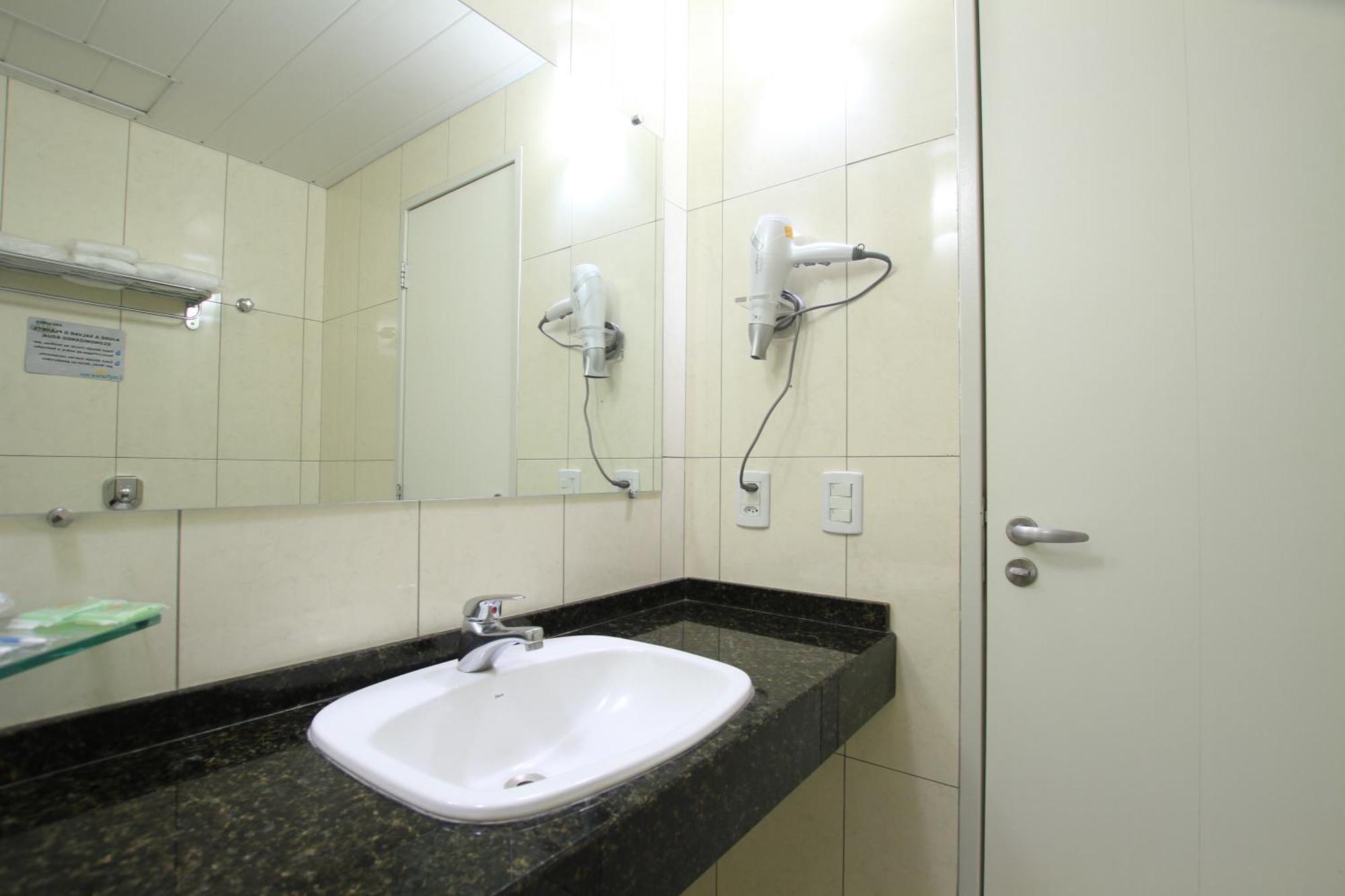 Hotel Confiance Prime Batel Curitiba Rum bild